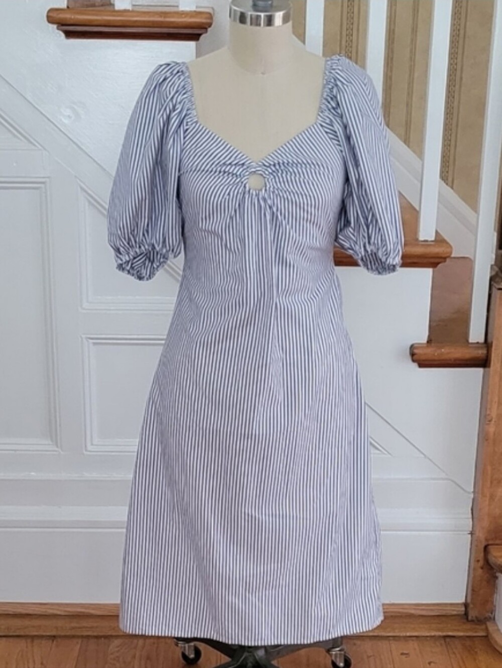 STYLE HOUSE Puff Sleeve Striped Blue Whitr Dress Size Small